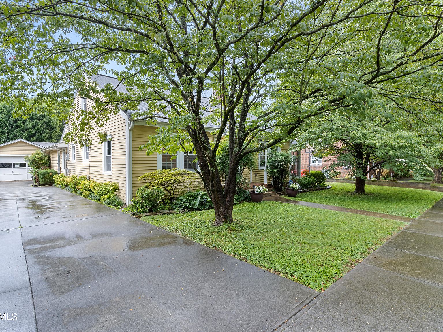 214 Broad St, Sweetwater, TN 37874 MLS 1231553 Zillow