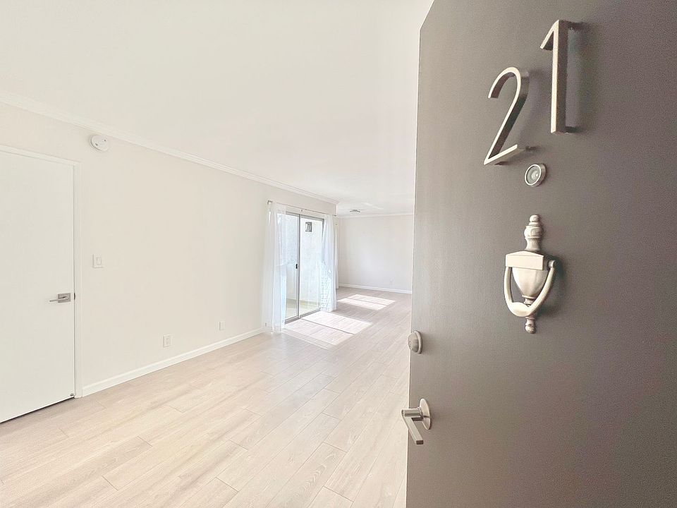 1st image of 1142-1148 9th St #21
