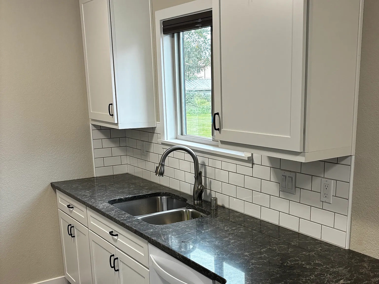 2 bed, 1100 sqft, $1,750 — Photo 2