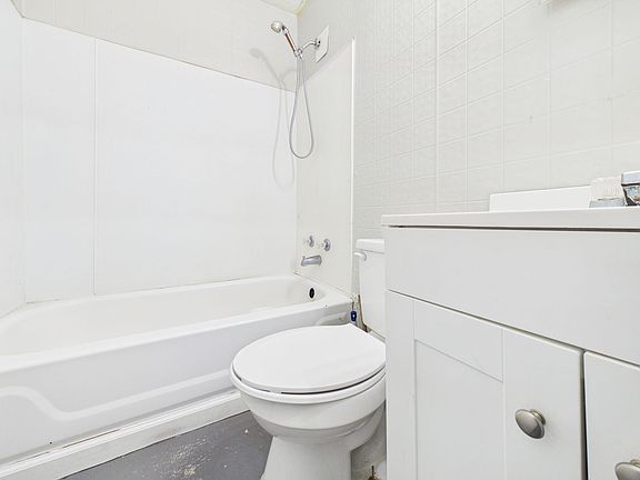 4th image of 1516 Fulton St