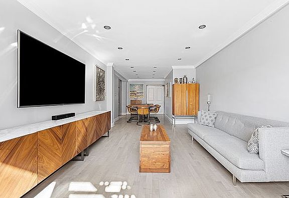 4th image of 165 Christopher St APT 5Z
