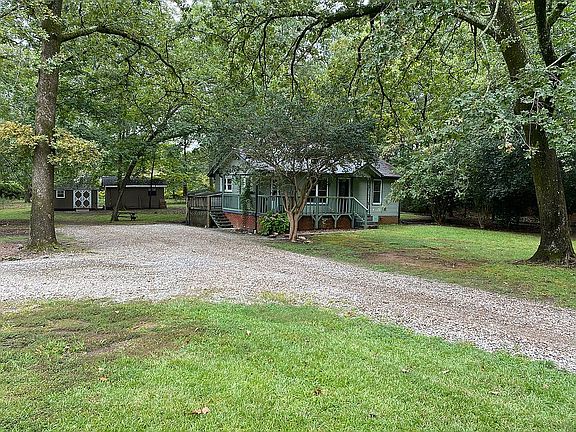 3rd image of 120 Liberty Ln
