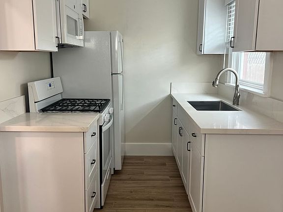 3rd image of 4410 41st St #1/2
