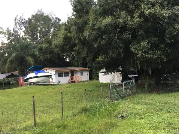 427 Capitol St, North Fort Myers, FL 33903