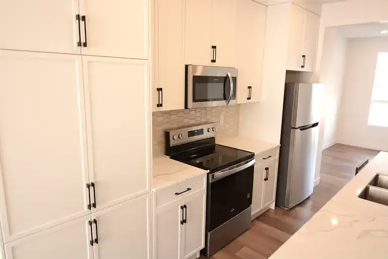 3 bed, 2.5 bath, 1953 sqft, $2,250 — Photo 4