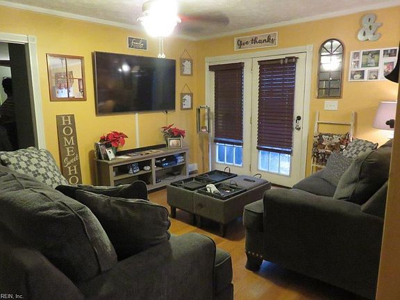 4th image of 1626 Oakfield Ave