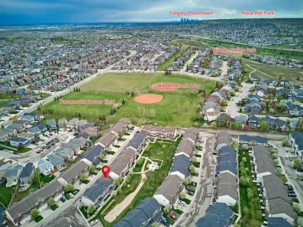 31 W Pantego Ln NW, Calgary, AB T3K 0T1