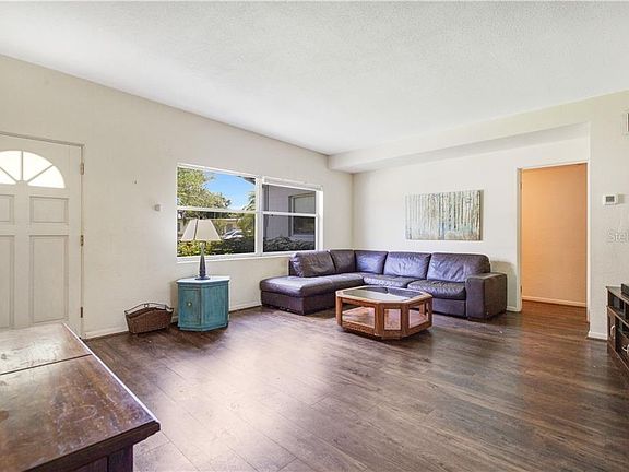 4th image of 3208 Debbie Dr