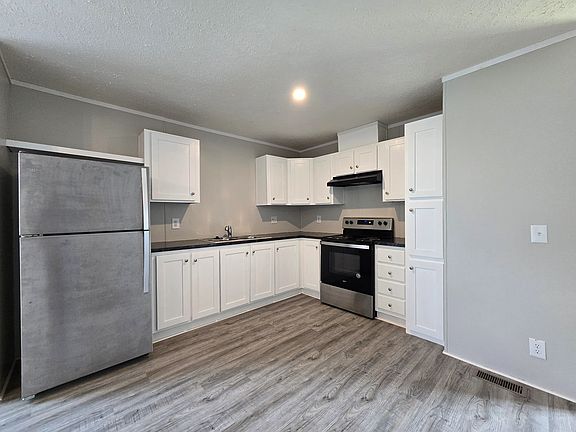 3rd image of 64 Eagle Dr