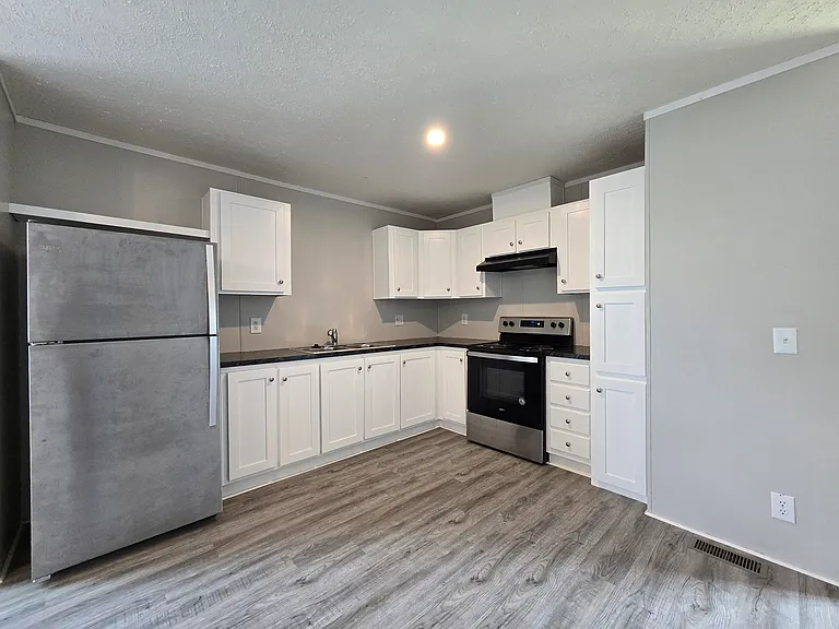 64 Eagle Dr — Photo 3