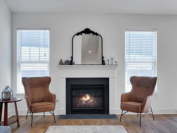 4th image of 312 Runion Lake Ct