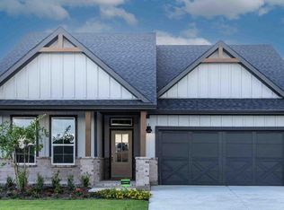 8612 Bur Oak Dr, Justin, TX 76247