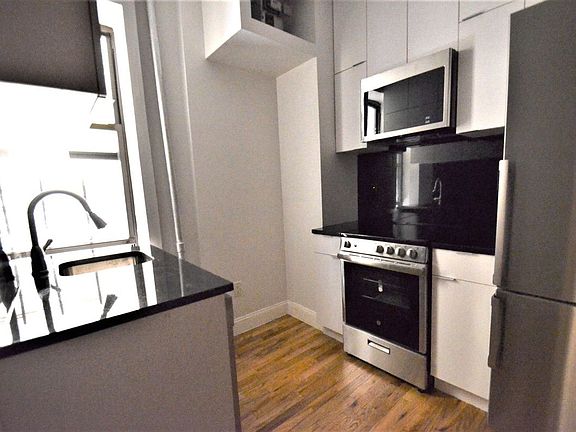 3rd image of 3694 Broadway #A2