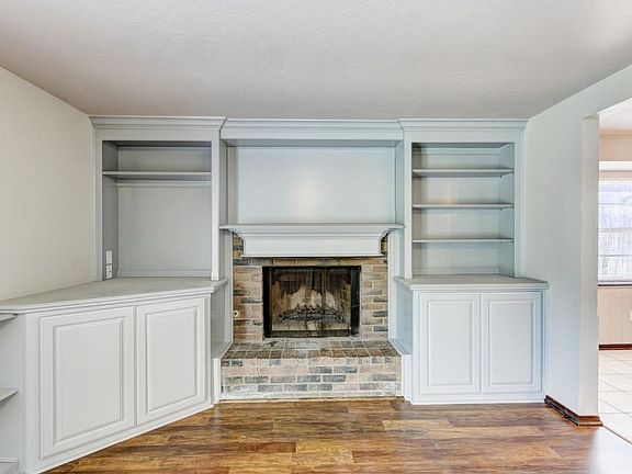living rm fireplace