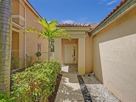 2nd image of 1114 Golden Cane Dr