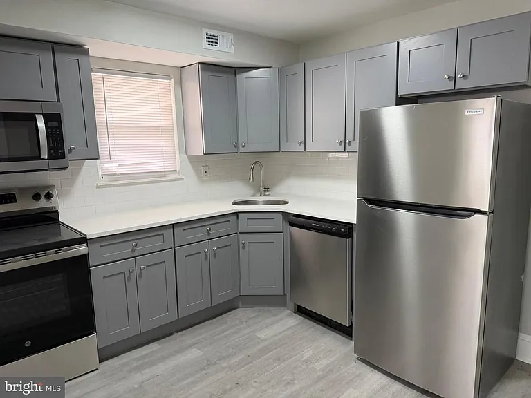 244 Mansion Ave — Photo 35