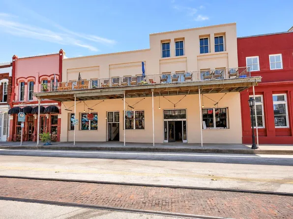 2119 Strand St, Galveston, TX 77550