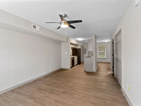 Summit on Central, 3143 Central Ave #3135-3135I, Charlotte, NC 28205