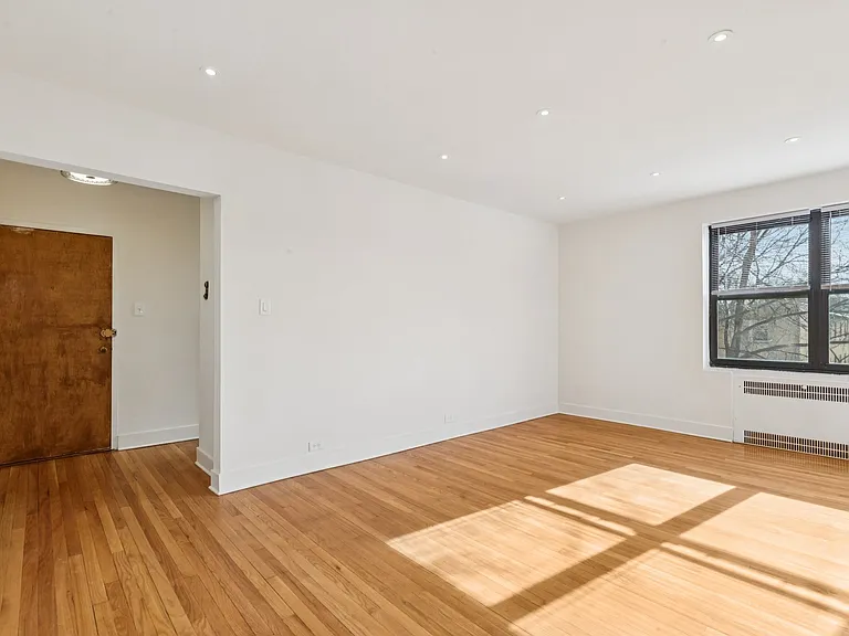 Living Room (from kitchen looking at main entrance)