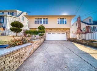 732 Bruce St, Ridgefield, NJ 07657