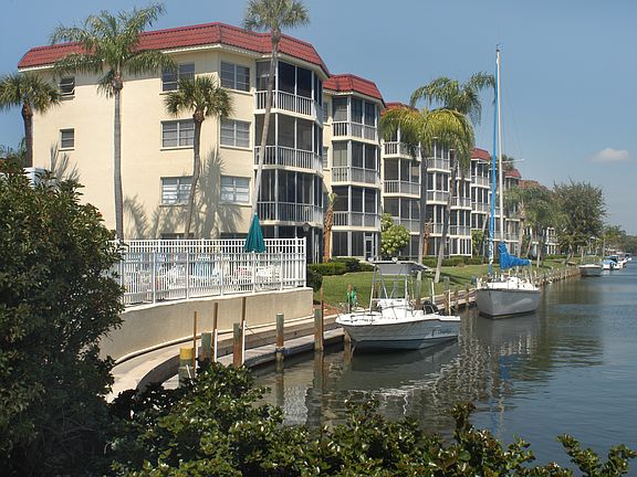 3rd image of 1350 N Portofino Dr APT 201