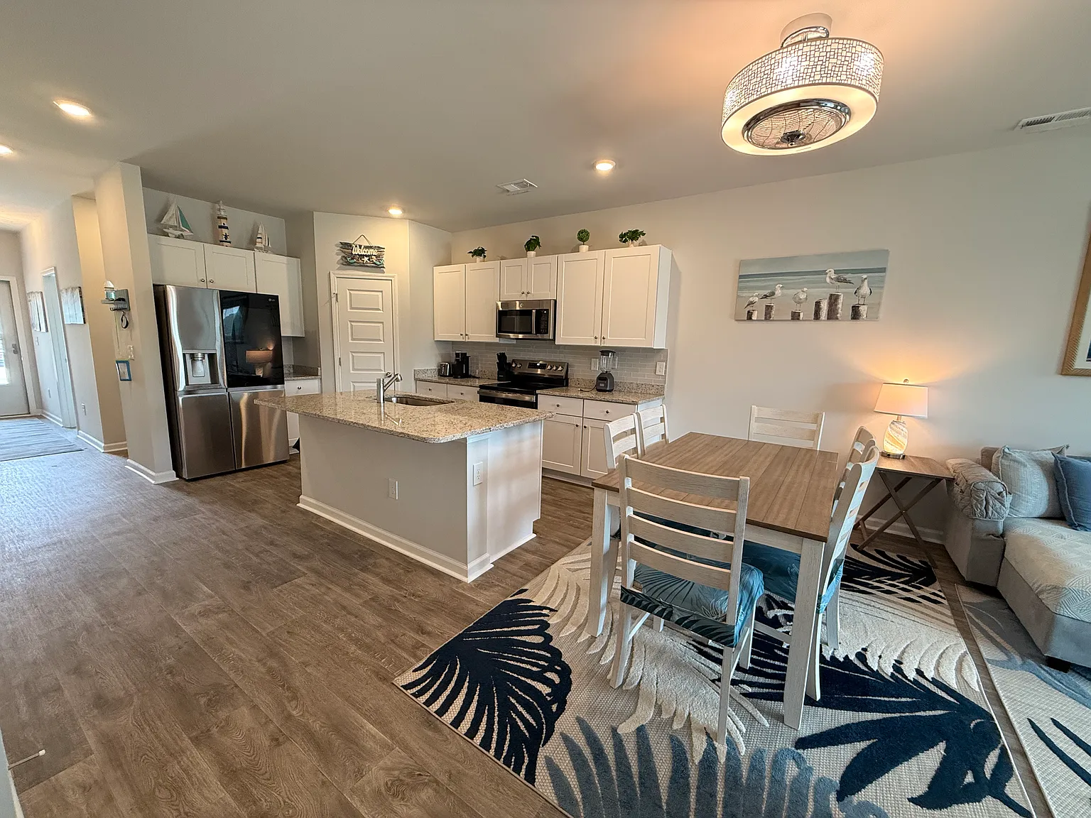 3 bed, 1437 sqft, $2,200 — Photo 2
