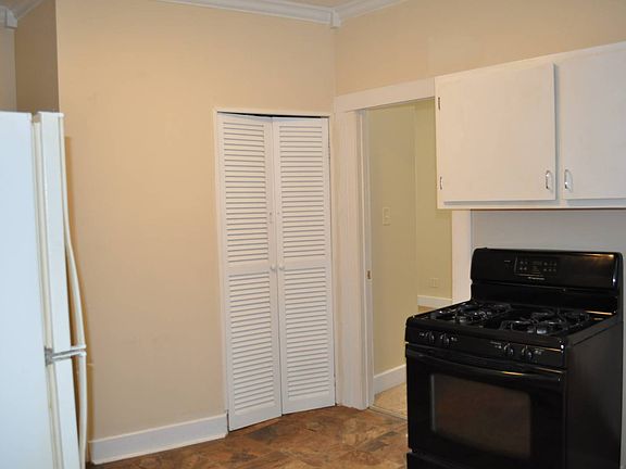 5th image of 724 Reis Ave