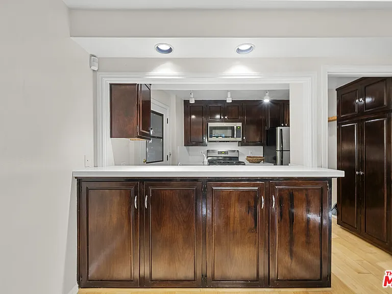 2377 N Beverly Glen Blvd — Photo 11