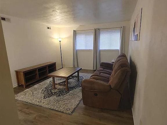 3rd image of 1731 Liberty Ln APT 76