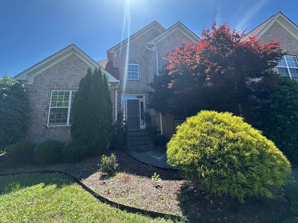 105 Berrington Ct, Hendersonville, TN 37075