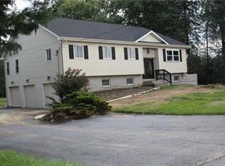 4265 Scheidys Rd, Whitehall, PA 18052