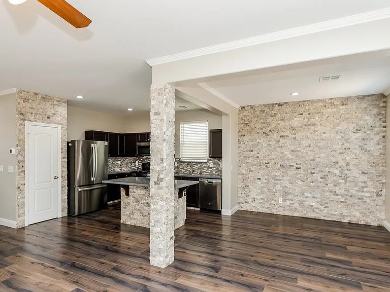 7458 Earnshaw Ave — Photo 7