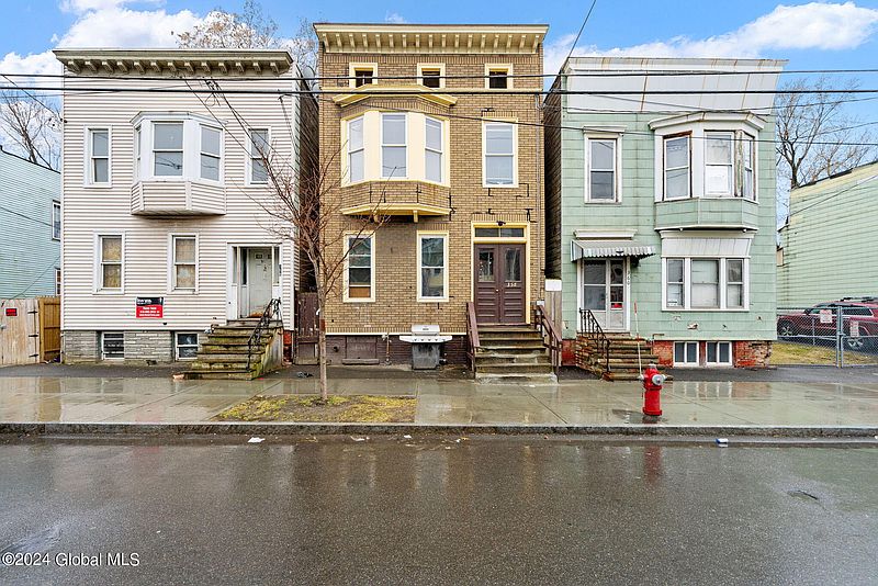 2nd image of 358 2nd Street
