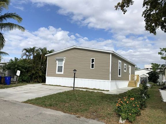 2nd image of 203 NE 51st St #606