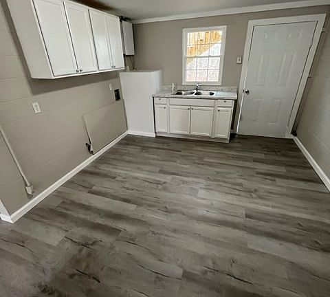 5th image of 119 Clyde St #7