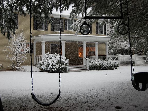 4th image of 11 Chatsworth Ct