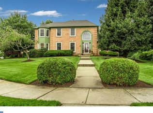 2 Carnation Ct, Mount Laurel, NJ 08054