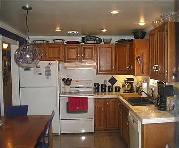 Another view of kitchen