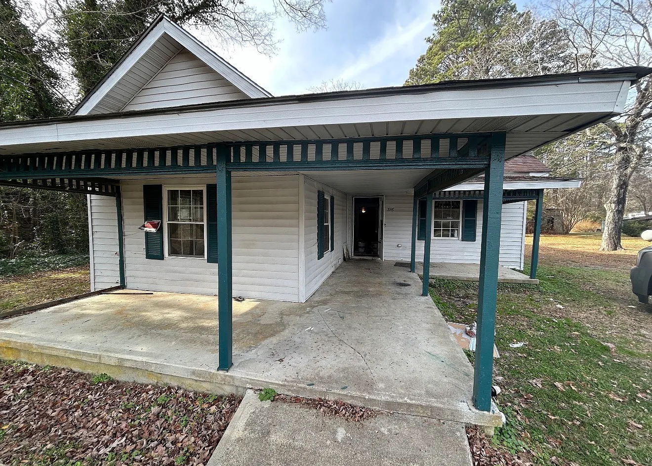 3 bed, 1267 sqft, $1,550 — Photo 1