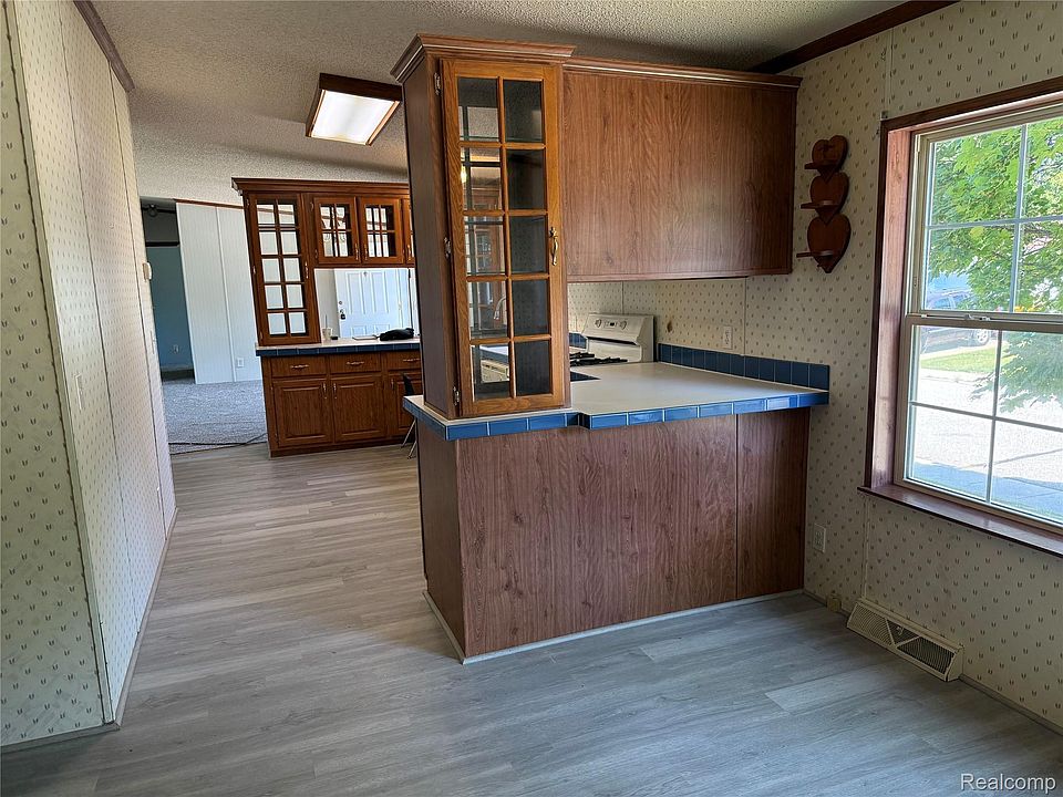 308 Alpine Dr, photo 3