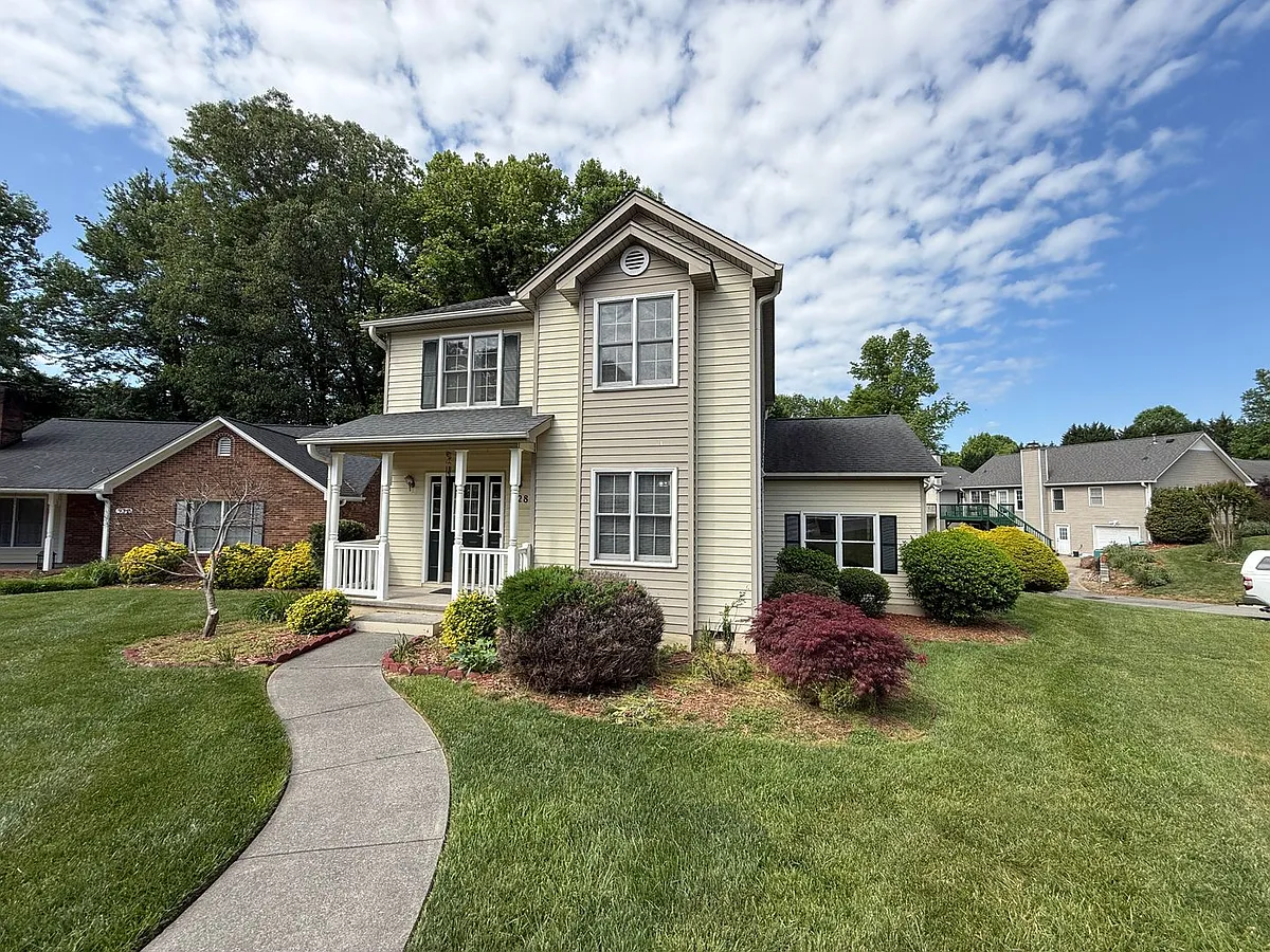 Building Photo - 928 Heatherstone Dr