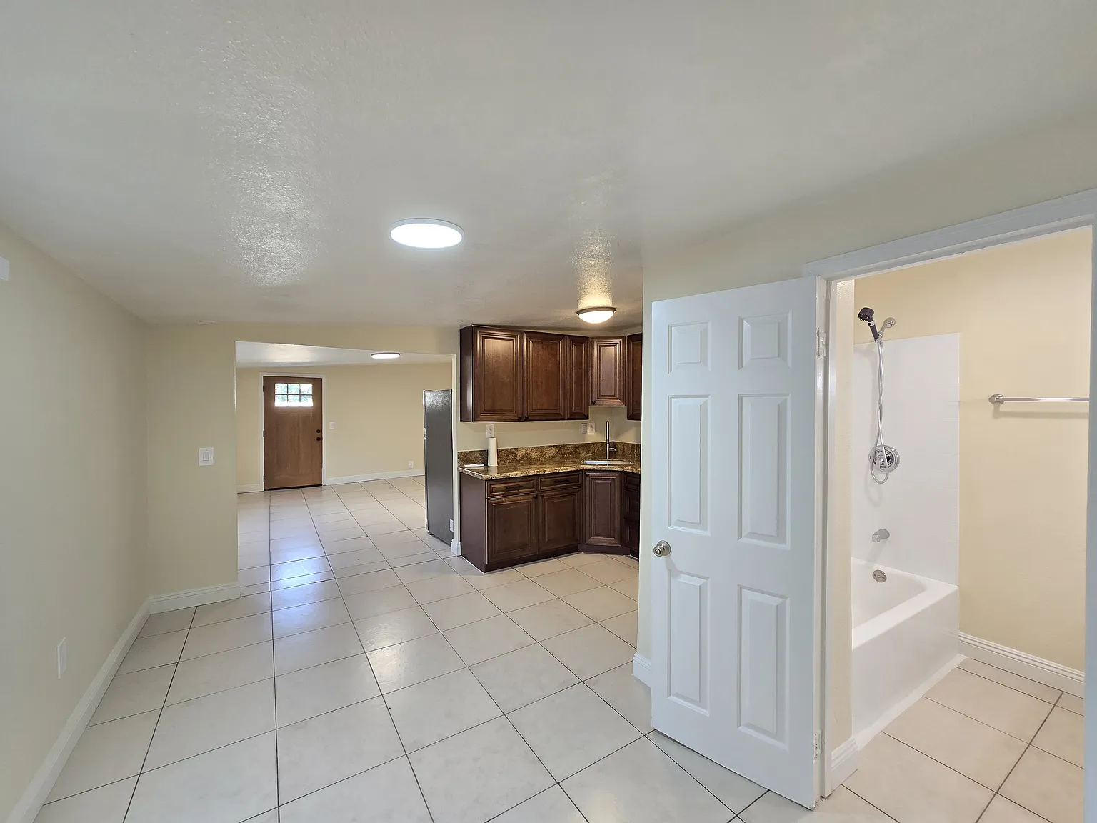 1 bed, 700 sqft, $1,500 — Photo 2