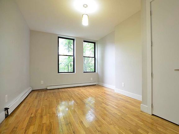 5th image of 1044 Putnam Ave APT 4