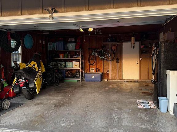4th image of 2023 Elmwood Ln