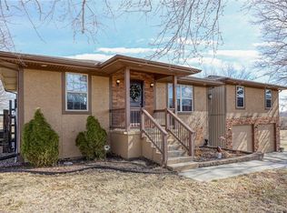 2405 N Elsea Smith Rd, Buckner, MO 64016