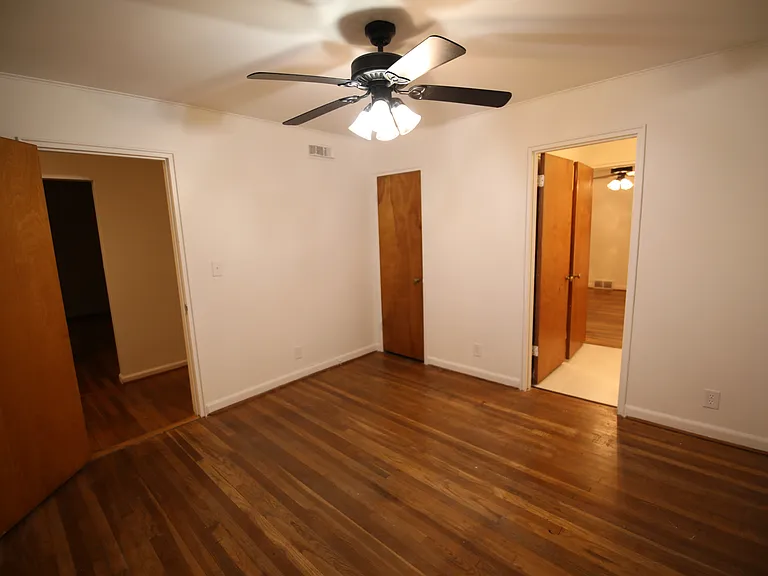 3191 E Broad St — Photo 26