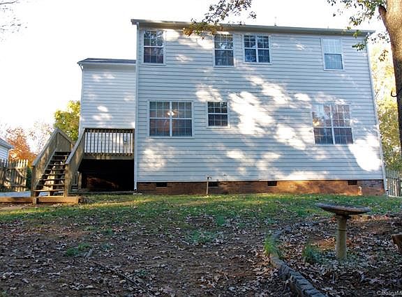 3rd image of 2819 Grosbeak Ln