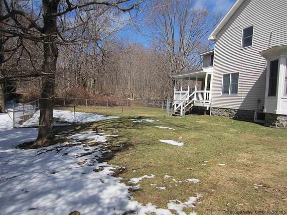 4th image of 205 Vineyard Ave