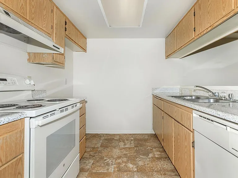 Glenoaks Terrace Apartments — Photo 35