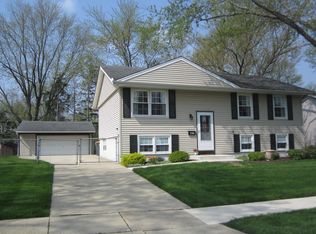 154 Dato Dr, Streamwood, IL 60107